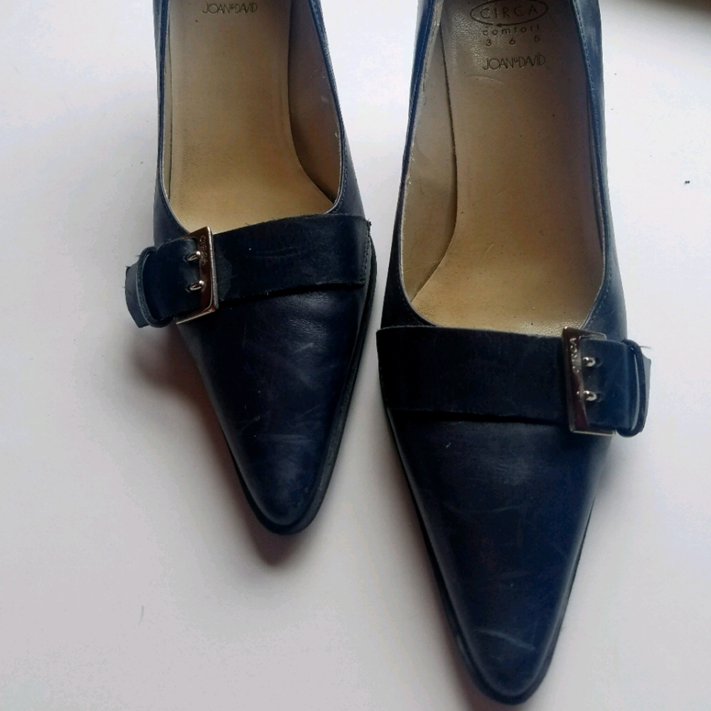 Blue heel shoe